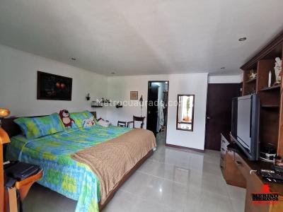 Apartamento de 3 alcobas en venta en Las Lomas, Medellín, 171 m² · foto 9 de 18