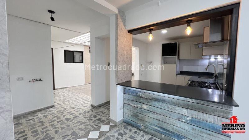 Casa para Alquiler de 3 Alcobas en Simón Bolívar cerca a la 35 - 3