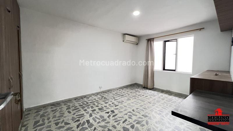 Casa para Alquiler de 3 Alcobas en Simón Bolívar cerca a la 35 - 6