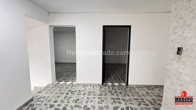 Casa para Alquiler de 3 Alcobas en Simón Bolívar cerca a la 35 - 9