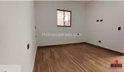 Casa de 5 alcobas en venta en Santa Teresita, Medellín, 171 m² · foto 5 de 20