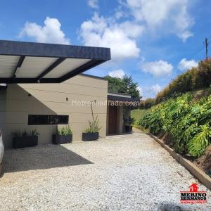 Casa de 4 alcobas en venta en San Antonio De Pereira, Rionegro, 220 m² · foto 5 de 20