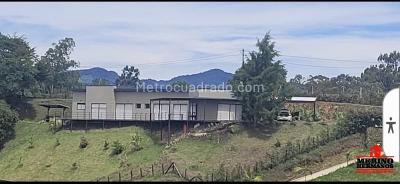 Casa de 4 alcobas en venta en San Antonio De Pereira, Rionegro, 220 m² · foto 8 de 20