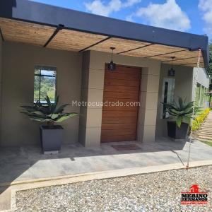 Casa de 4 alcobas en venta en San Antonio De Pereira, Rionegro, 220 m² · foto 9 de 20