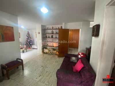 Casa de 4 alcobas en venta en Simon Bolivar, Medellín, 168 m² · foto 4 de 20