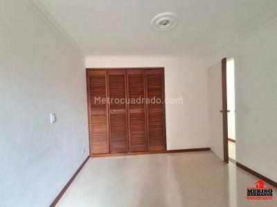 Apartamento de 3 alcobas en arriendo en Laureles, Medellín, 96 m² · foto 9 de 10