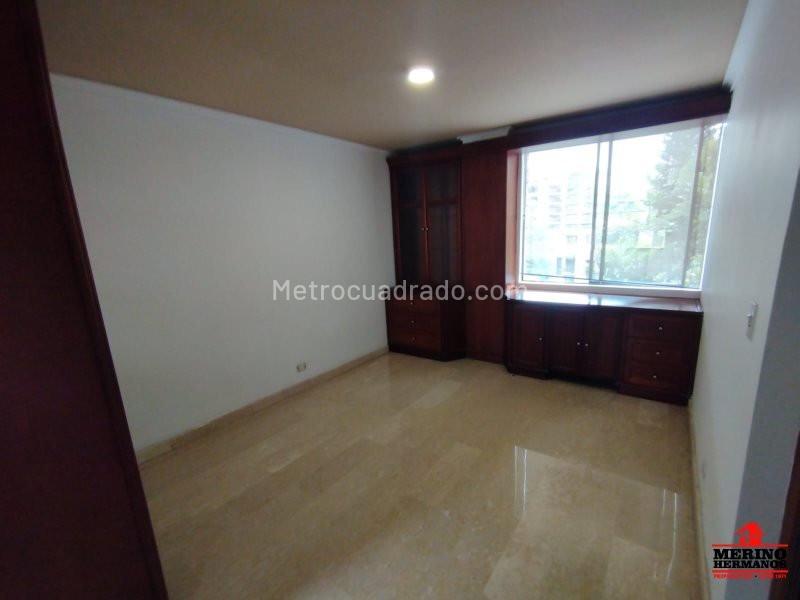 Spacious 2BR Apartment in Poblado with Amenities - 4