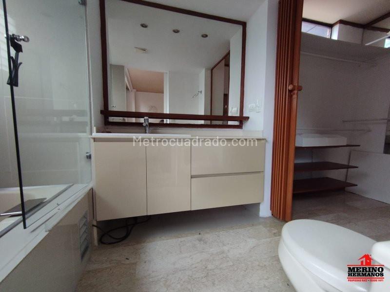 Spacious 2BR Apartment in Poblado with Amenities - 7