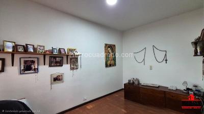 Casa de 5 alcobas en venta en La Castellana, Medellín, 270 m² · foto 10 de 20