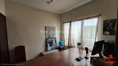 Casa de 5 alcobas en venta en La Castellana, Medellín, 270 m² · foto 11 de 20