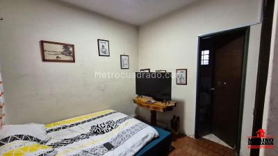 Casa de 5 alcobas en venta en La Castellana, Medellín, 270 m² · foto 14 de 20