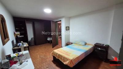 Casa de 5 alcobas en venta en La Castellana, Medellín, 270 m² · foto 16 de 20