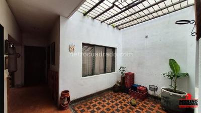 Casa de 5 alcobas en venta en La Castellana, Medellín, 270 m² · foto 18 de 20