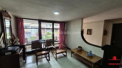 Casa de 5 alcobas en venta en La Castellana, Medellín, 270 m² · foto 5 de 20