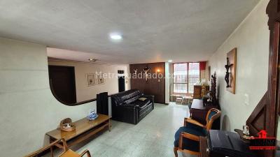 Casa de 5 alcobas en venta en La Castellana, Medellín, 270 m² · foto 7 de 20
