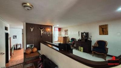 Casa de 5 alcobas en venta en La Castellana, Medellín, 270 m² · foto 8 de 20