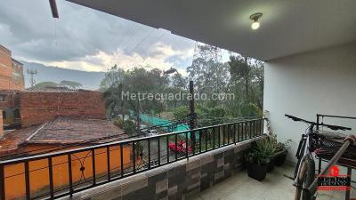 Casa en venta en Centro, Itagüí · foto 3 de 17
