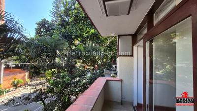Apartamento de 3 alcobas en venta en Laureles, Medellín, 110 m² · foto 2 de 11