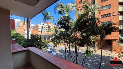 Apartamento de 3 alcobas en venta en Laureles, Medellín, 110 m² · foto 3 de 11