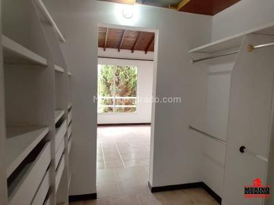 Casa de 5 alcobas en venta en La Catolica, Rionegro, 300 m² · foto 10 de 20