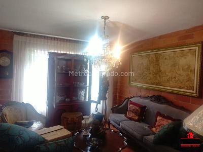 Casa de 3 alcobas en venta en San Nicolas, Rionegro, 189 m² · foto 14 de 20