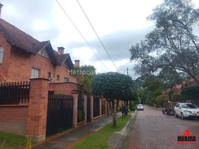 Casa de 3 alcobas en venta en San Nicolas, Rionegro, 189 m² · foto 2 de 20