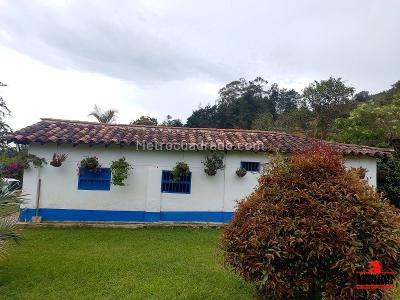 Casa de 3 alcobas en venta en Aeropuerto, Rionegro, 150 m² · foto 2 de 20