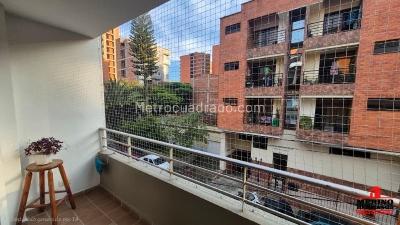 Apartamento en venta en La Floresta, Medellín · foto 4 de 17