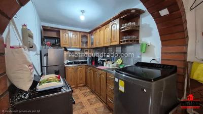 Casa de 5 alcobas en venta en Castilla, Medellín, 200 m² · foto 3 de 20