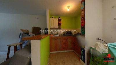 Casa de 5 alcobas en venta en Estadio, Medellín, 162 m² · foto 19 de 20