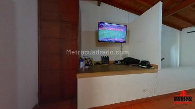 Casa de 5 alcobas en venta en Estadio, Medellín, 162 m² · foto 8 de 20