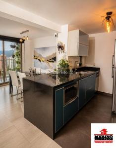 Apartamento de 2 alcobas en venta en Loma De Los Bernal, Medellín, 77 m² · foto 13 de 20