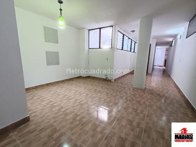 Apartamento de 3 alcobas en arriendo en La America, Medellín, 84 m² · foto 2 de 15