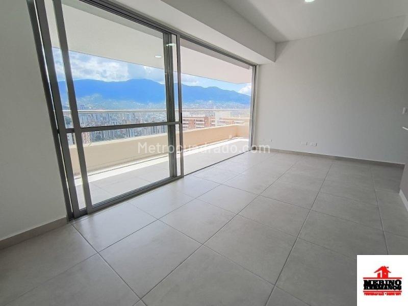 Brand-New 3BR Apartment with Balcony View in Sabaneta - 2