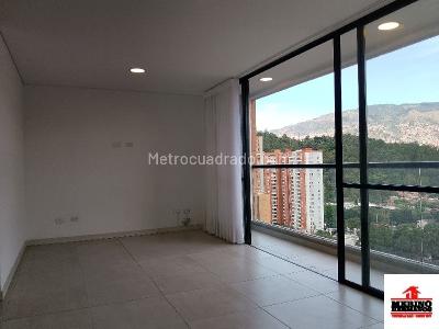 Apartamento de 2 alcobas en arriendo en Los Colores, Medellín, 71 m² · foto 3 de 20
