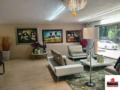 Casa de 3 alcobas en arriendo en Patio Bonito, Medellín, 430 m² · foto 3 de 16