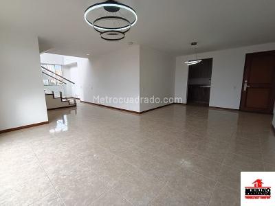 Apartamento de 3 alcobas en arriendo en Jardines, Envigado, 140 m² · foto 2 de 20