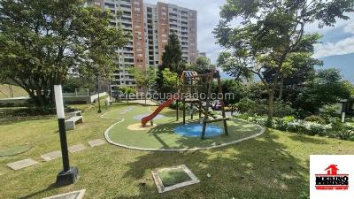 Apartamento en venta en Loma De Los Bernal, Medellín · foto 14 de 20
