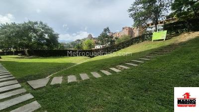 Apartamento en venta en Loma De Los Bernal, Medellín · foto 15 de 20