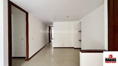 Apartamento en arriendo en Laureles, Medellín · foto 3 de 19