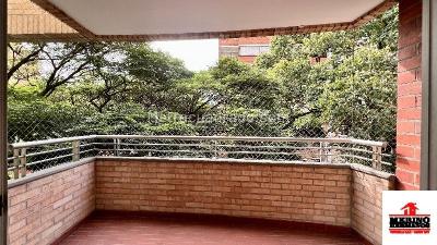 Apartamento en arriendo en Laureles, Medellín · foto 4 de 19
