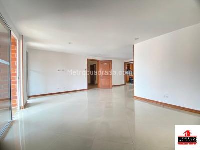 Apartamento de 3 alcobas en arriendo en Laureles, Medellín, 107 m² · foto 3 de 16