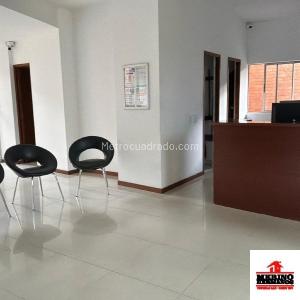 Apartamento de 3 alcobas en arriendo en Los Colores, Medellín, 94 m² · foto 18 de 19
