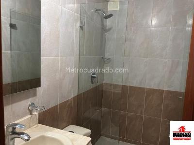 Apartamento de 3 alcobas en arriendo en Los Colores, Medellín, 94 m² · foto 9 de 19