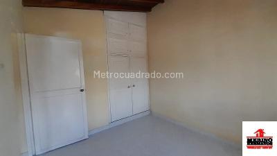 Casa de 3 alcobas en arriendo en La Gloria, Medellín, 84 m² · foto 8 de 16