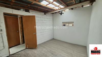 Casa de 5 alcobas en arriendo en Alejandria, Medellín, 230 m² · foto 9 de 15