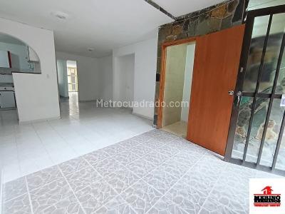 Casa en arriendo en Laureles, Medellín · foto 2 de 20