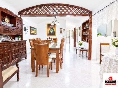 Casa de 3 alcobas en venta en Santa Lucia, Medellín, 85 m² · foto 2 de 11