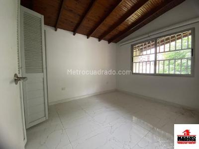 Casa de 4 alcobas en arriendo en Florida Nueva, Medellín, 197 m² · foto 18 de 20