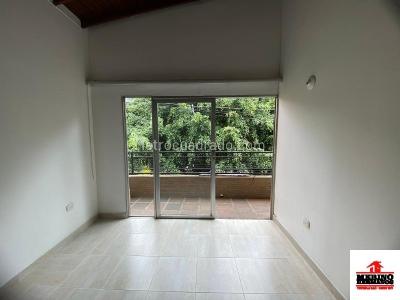 Casa de 4 alcobas en arriendo en Florida Nueva, Medellín, 197 m² · foto 3 de 20